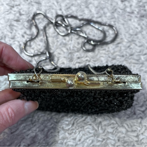 Vintage Accessory Lady Beaded Sequined Scalloped Change Purse with Kiss Clasp - Picture 4 of 11